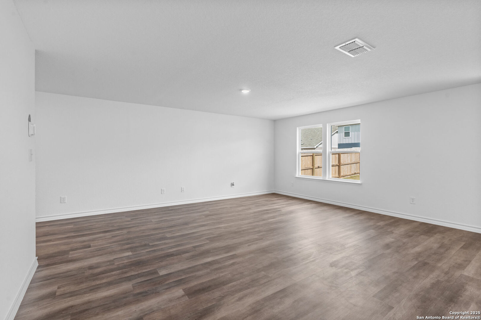 property viewer photo 8
