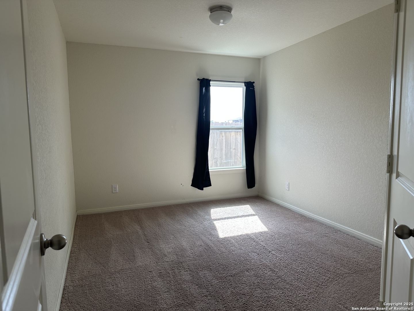 property viewer photo 26