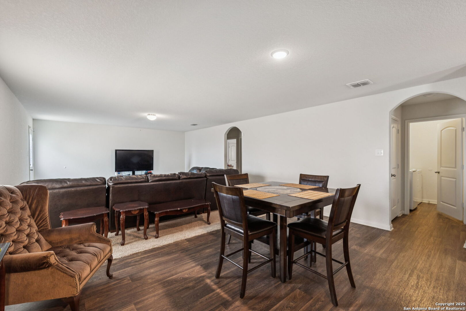 property viewer photo 9