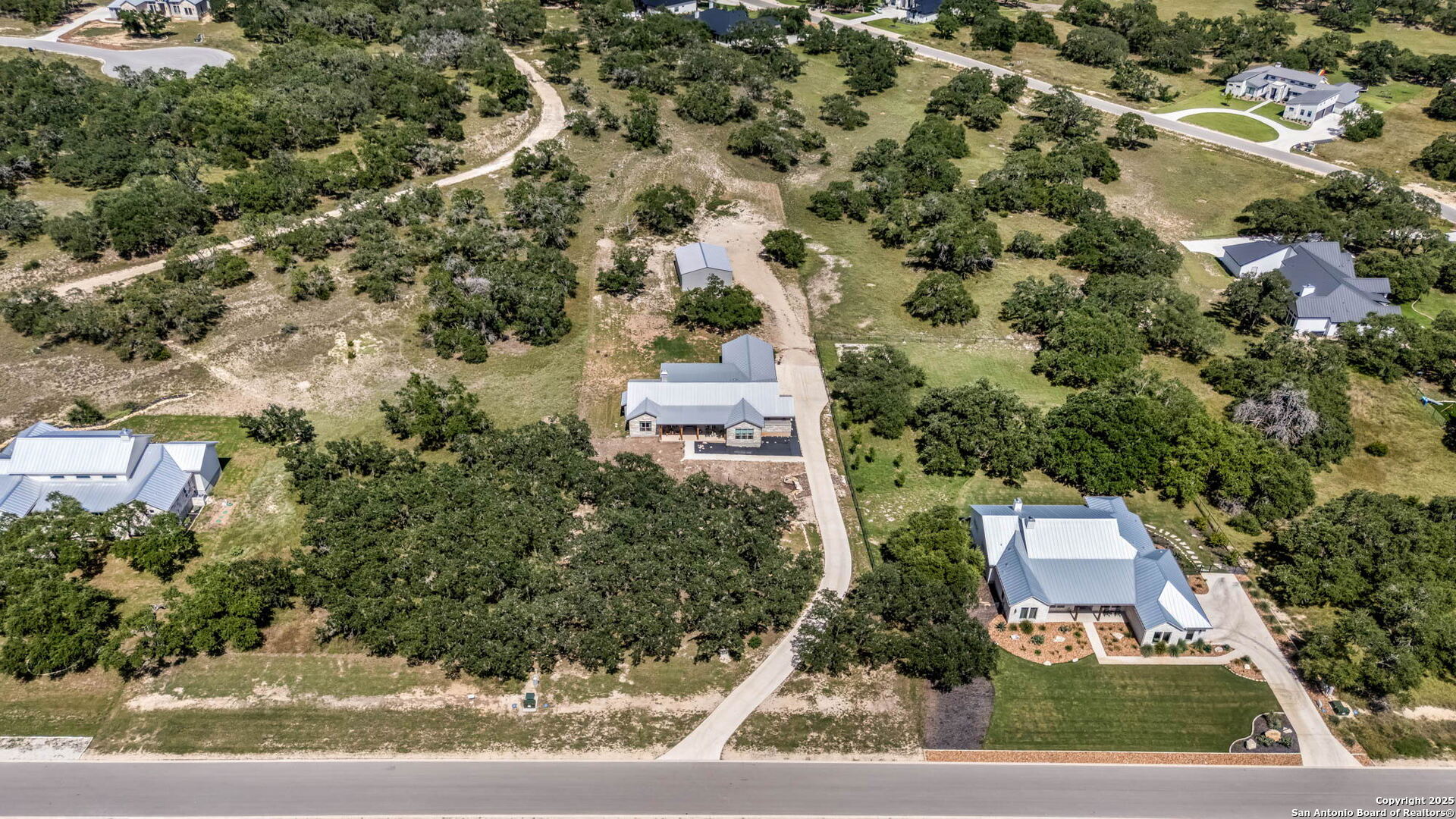 main property photo 33