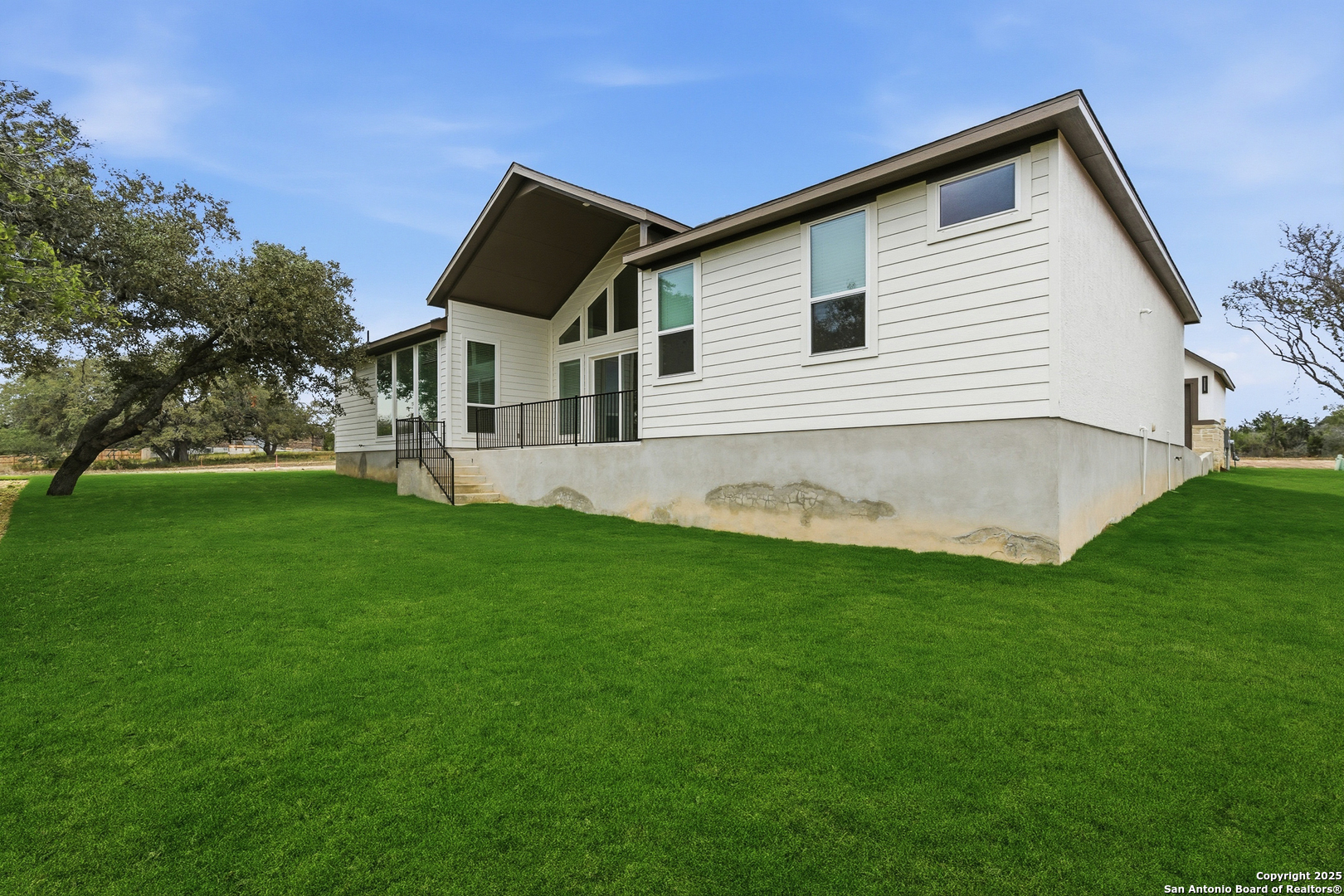 main property photo 50