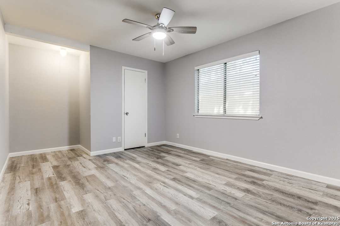 property viewer photo 18