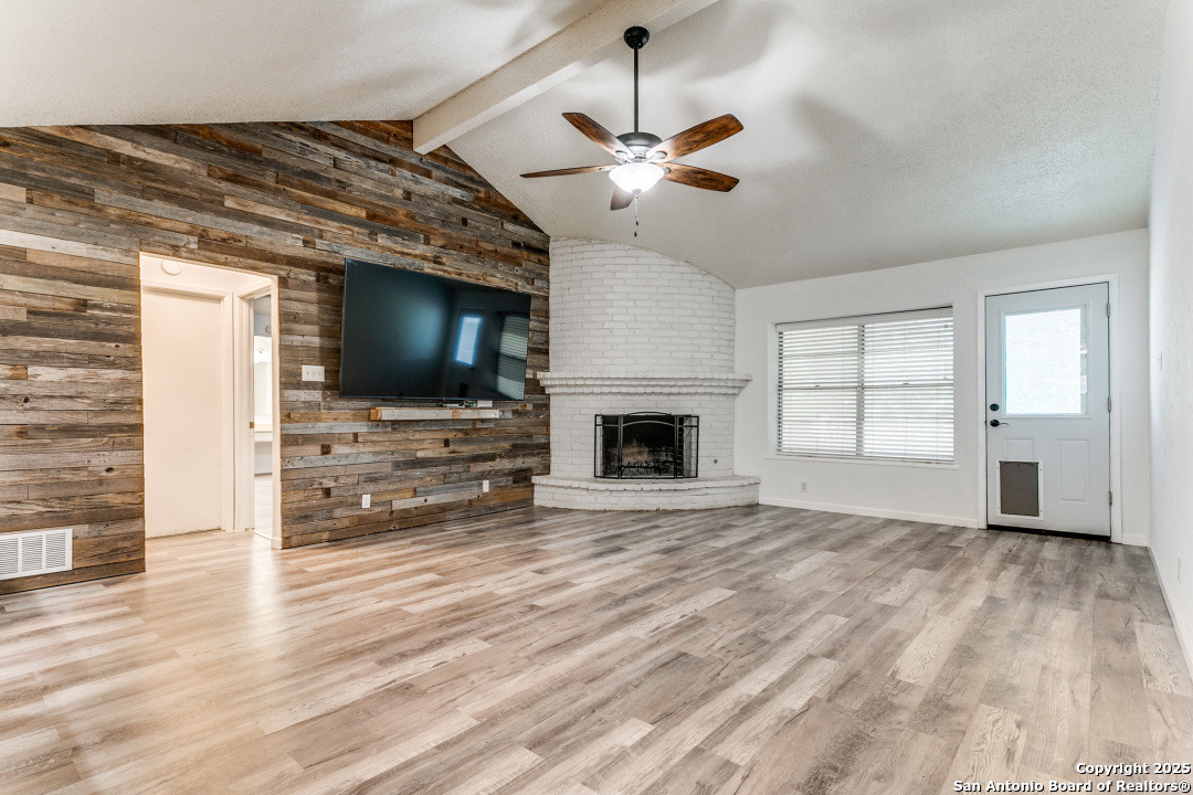 property viewer photo 4
