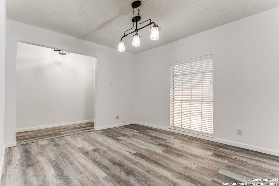 property viewer photo 7