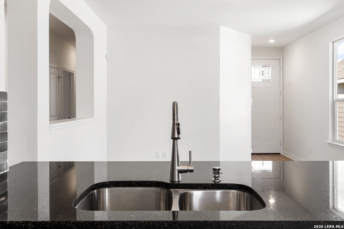 property viewer photo 15