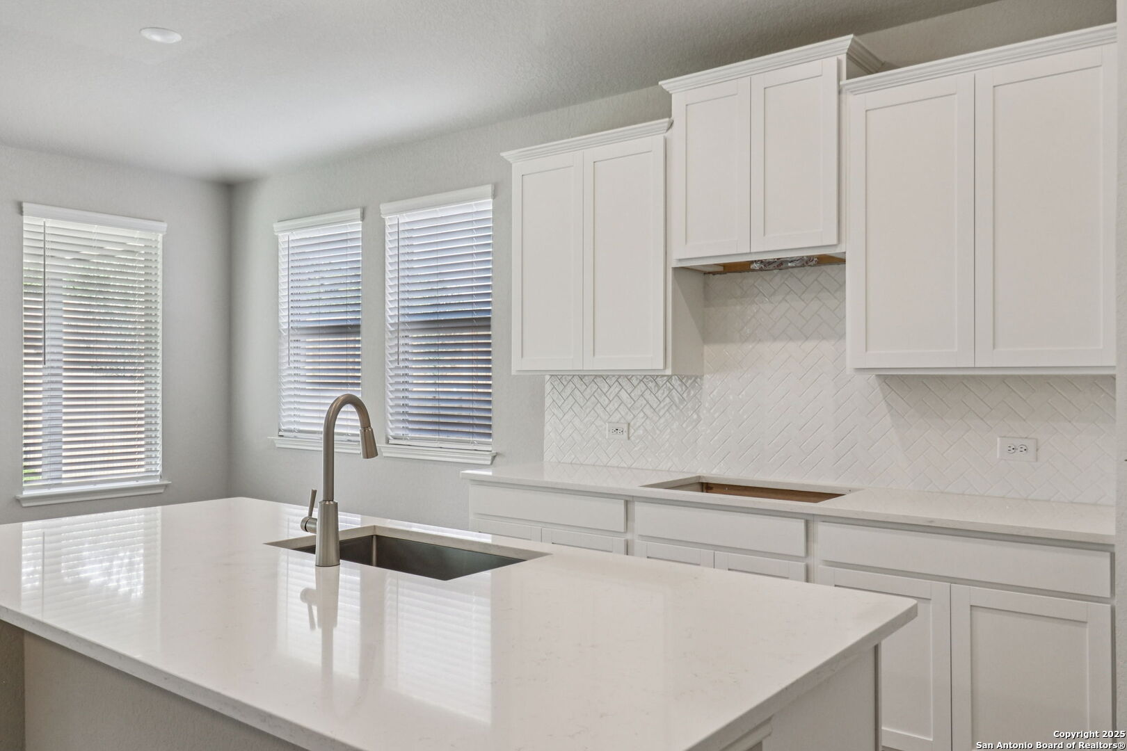 property viewer photo 12