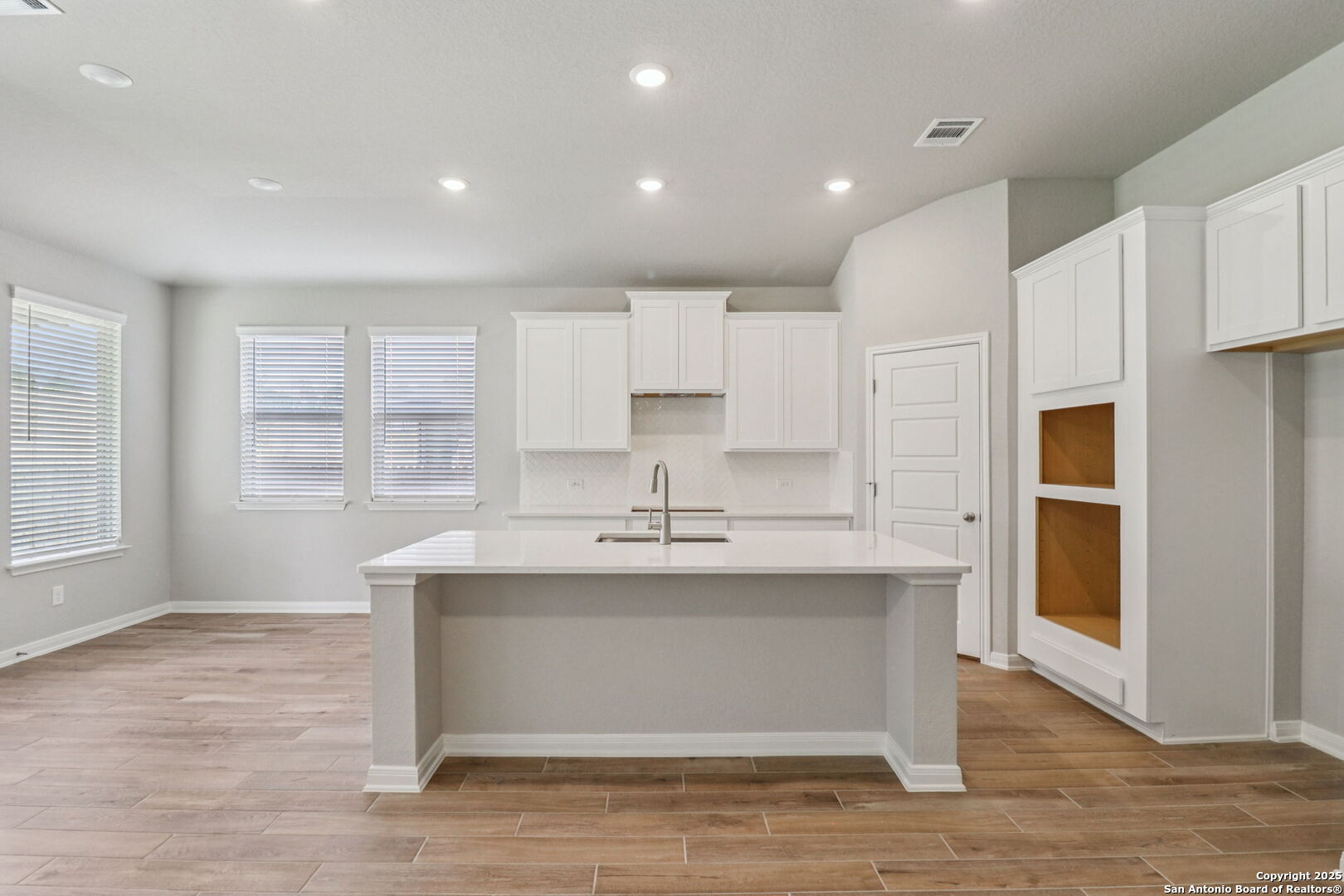 property viewer photo 13