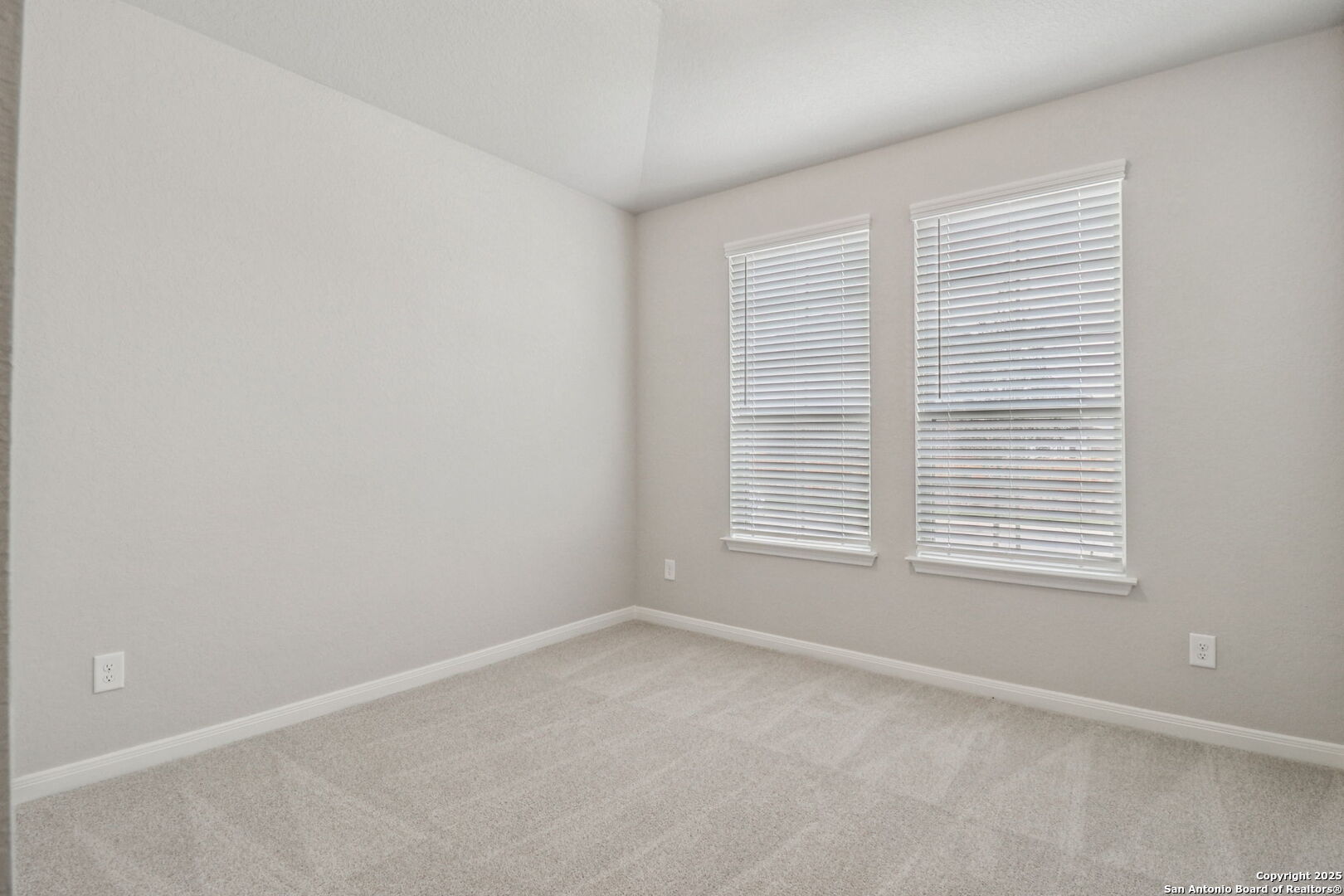 property viewer photo 17