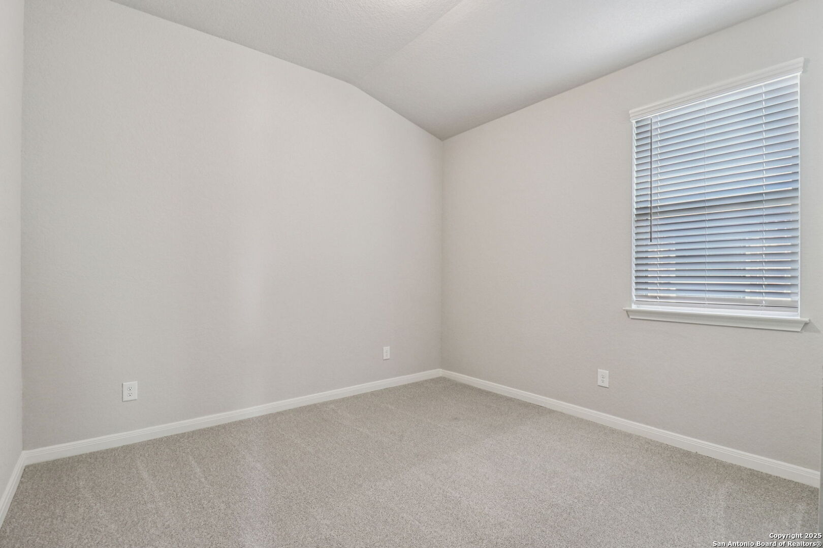 property viewer photo 20
