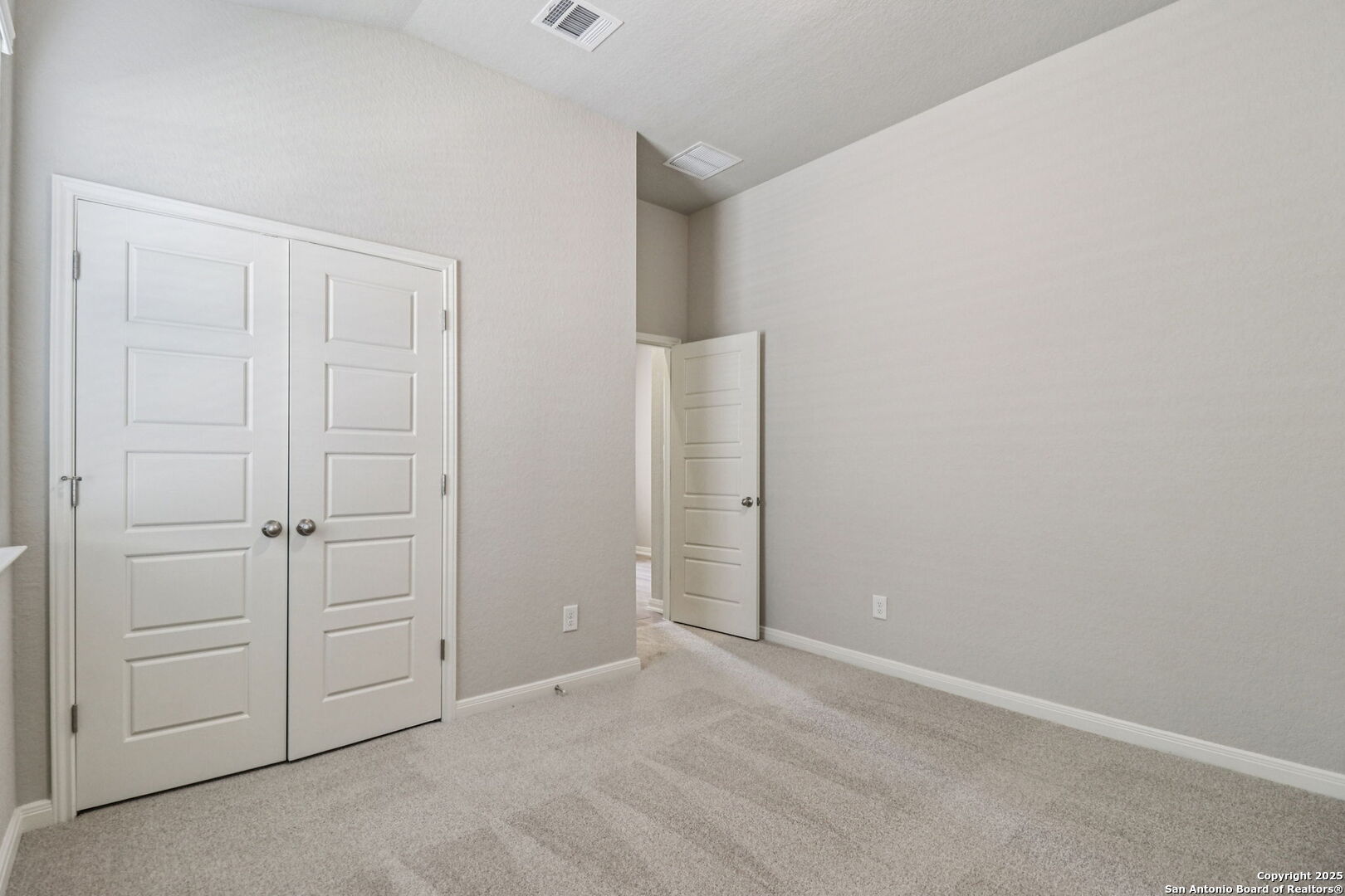 property viewer photo 21