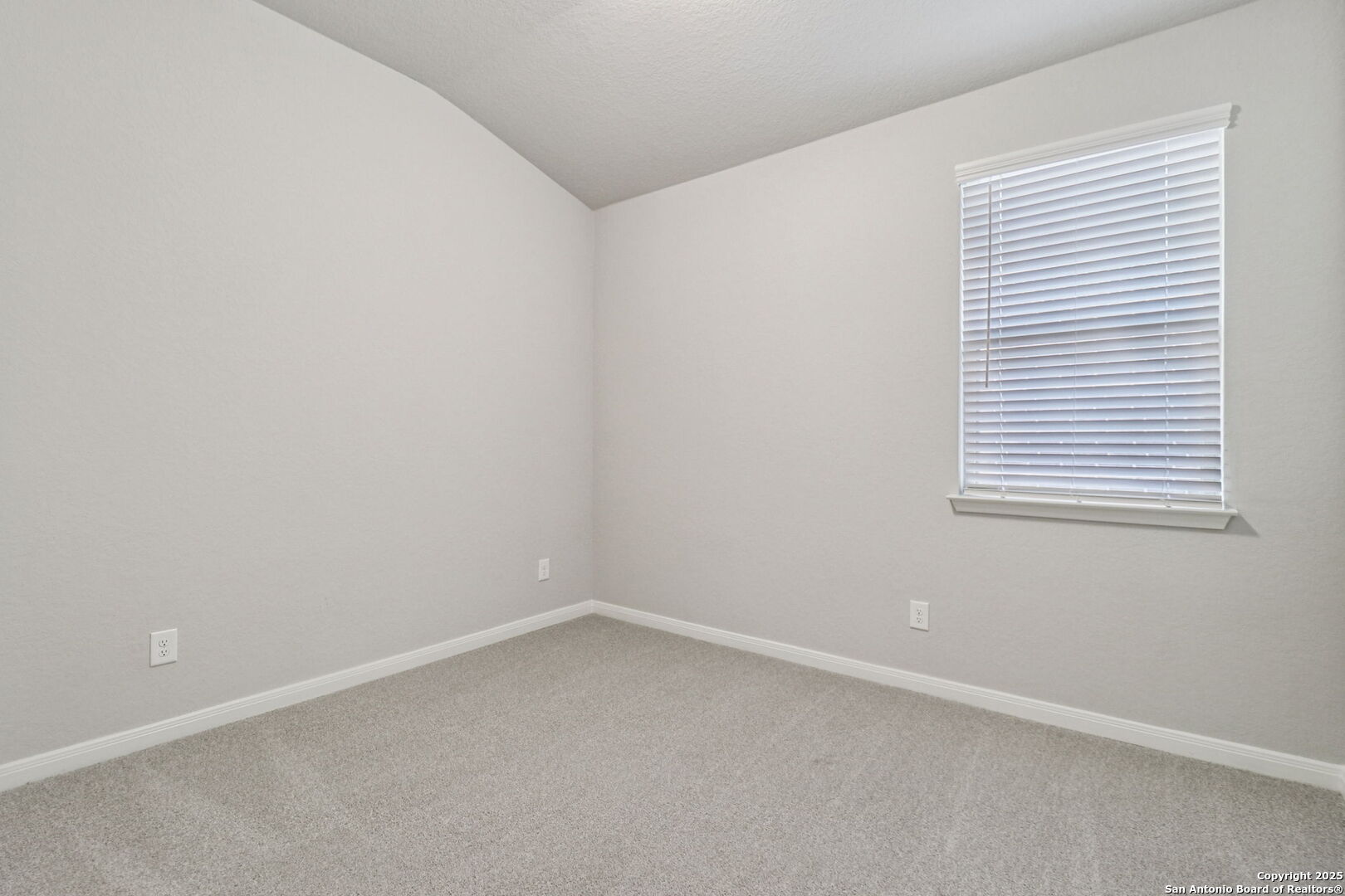 property viewer photo 23