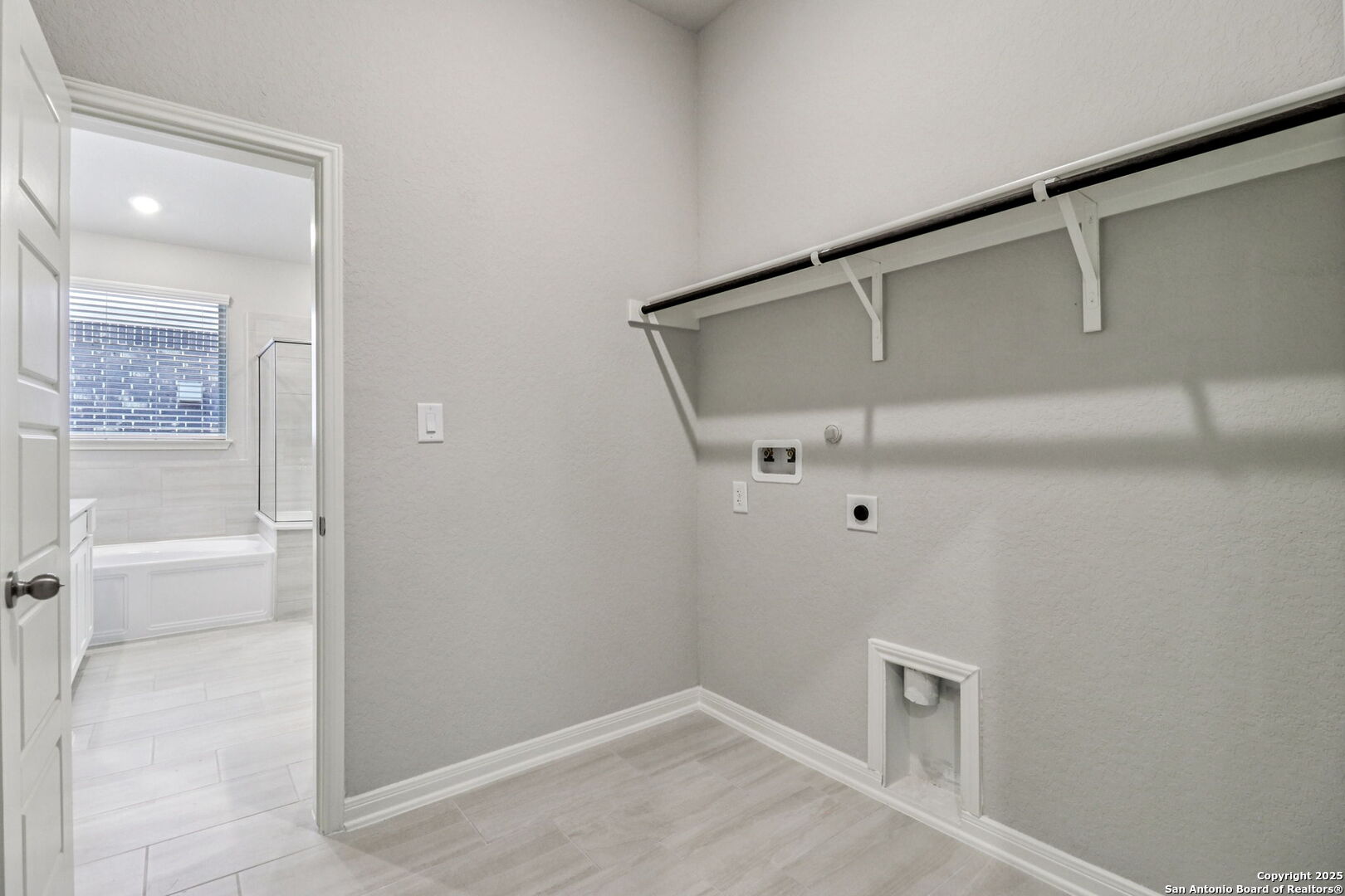 property viewer photo 27