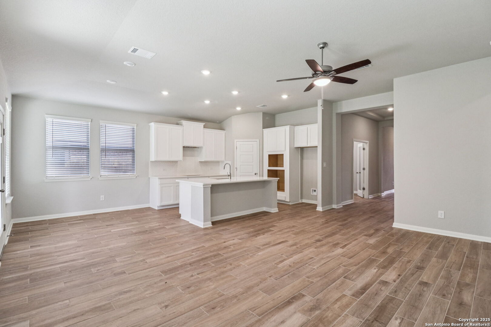 property viewer photo 7
