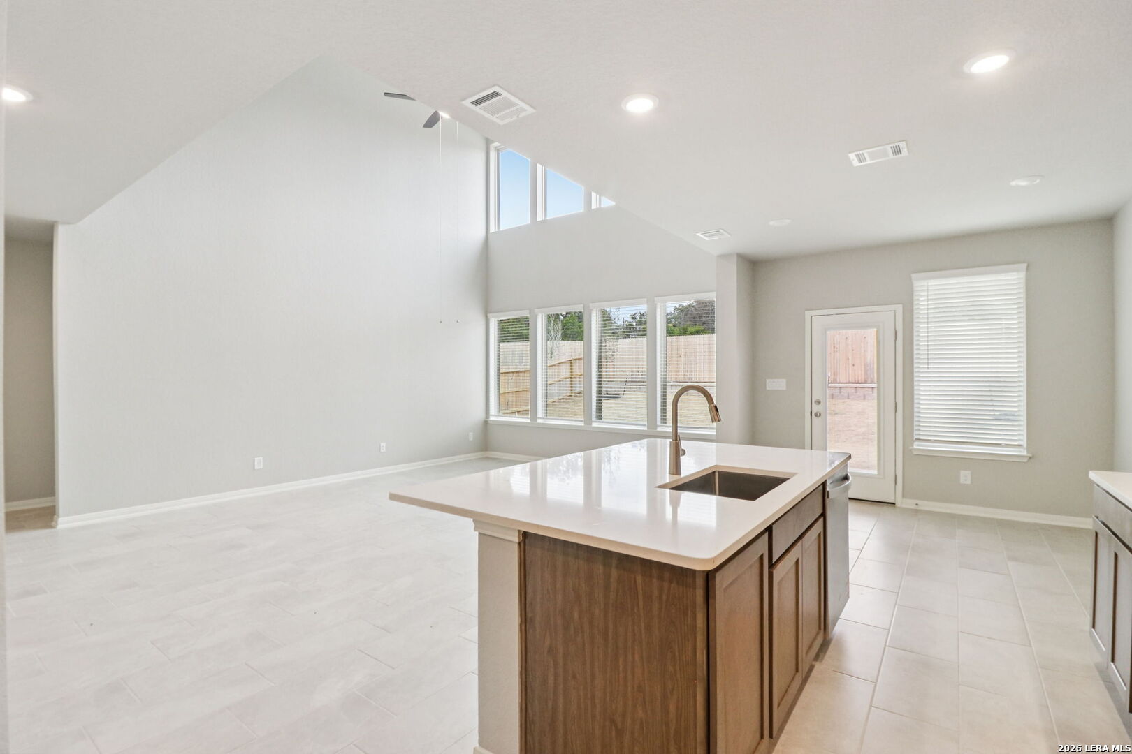 property viewer photo 12