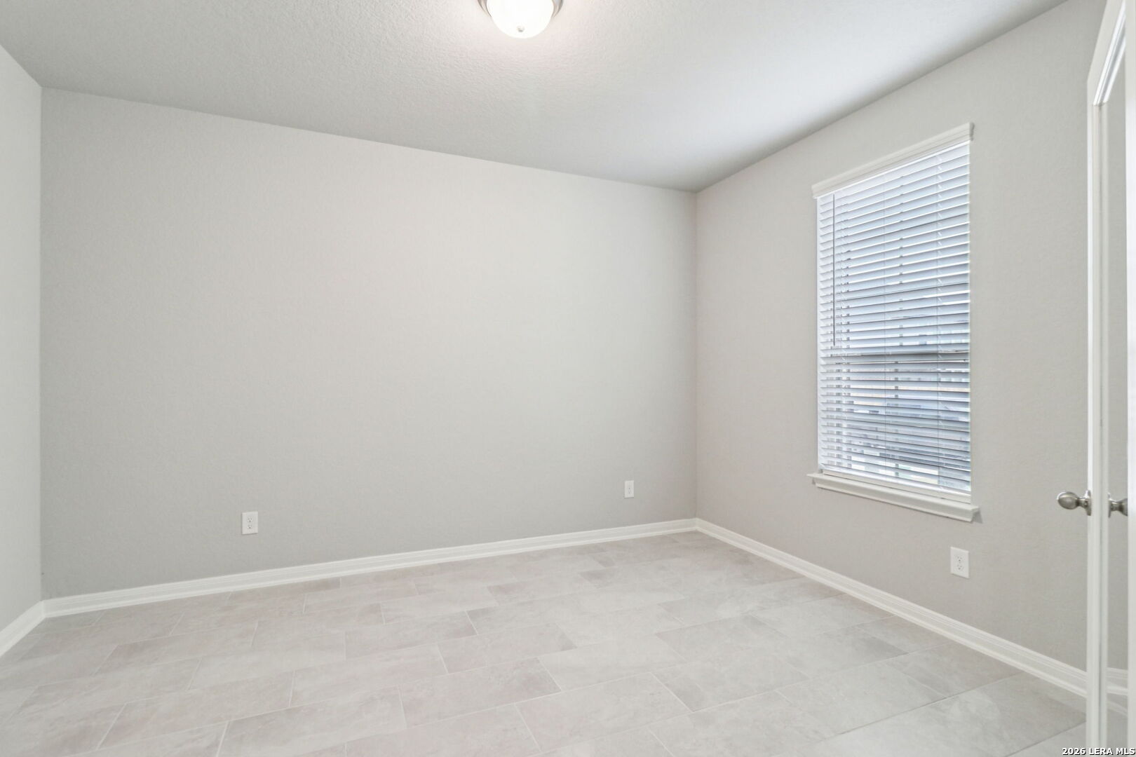 property viewer photo 18