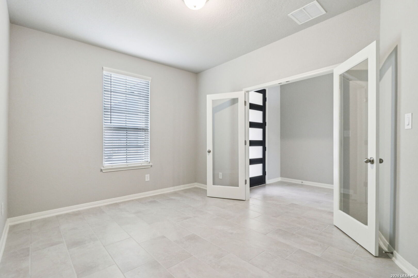 property viewer photo 19