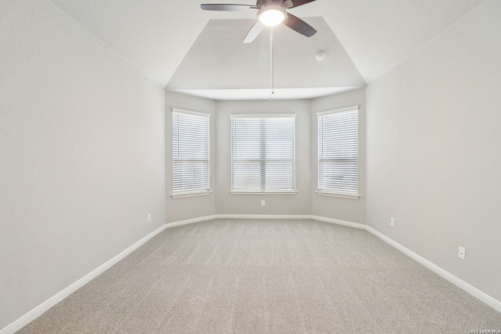 property viewer photo 23