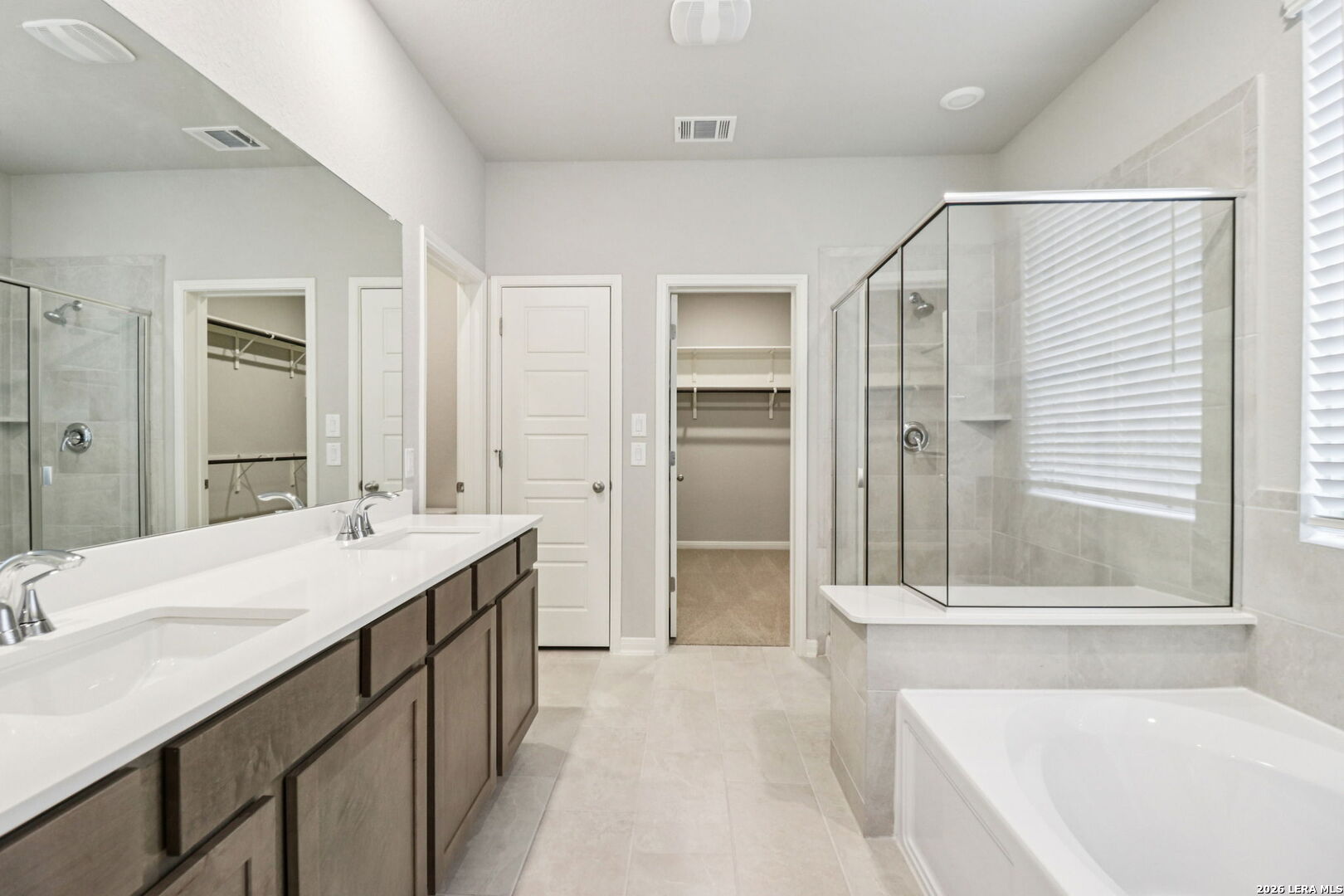 property viewer photo 25