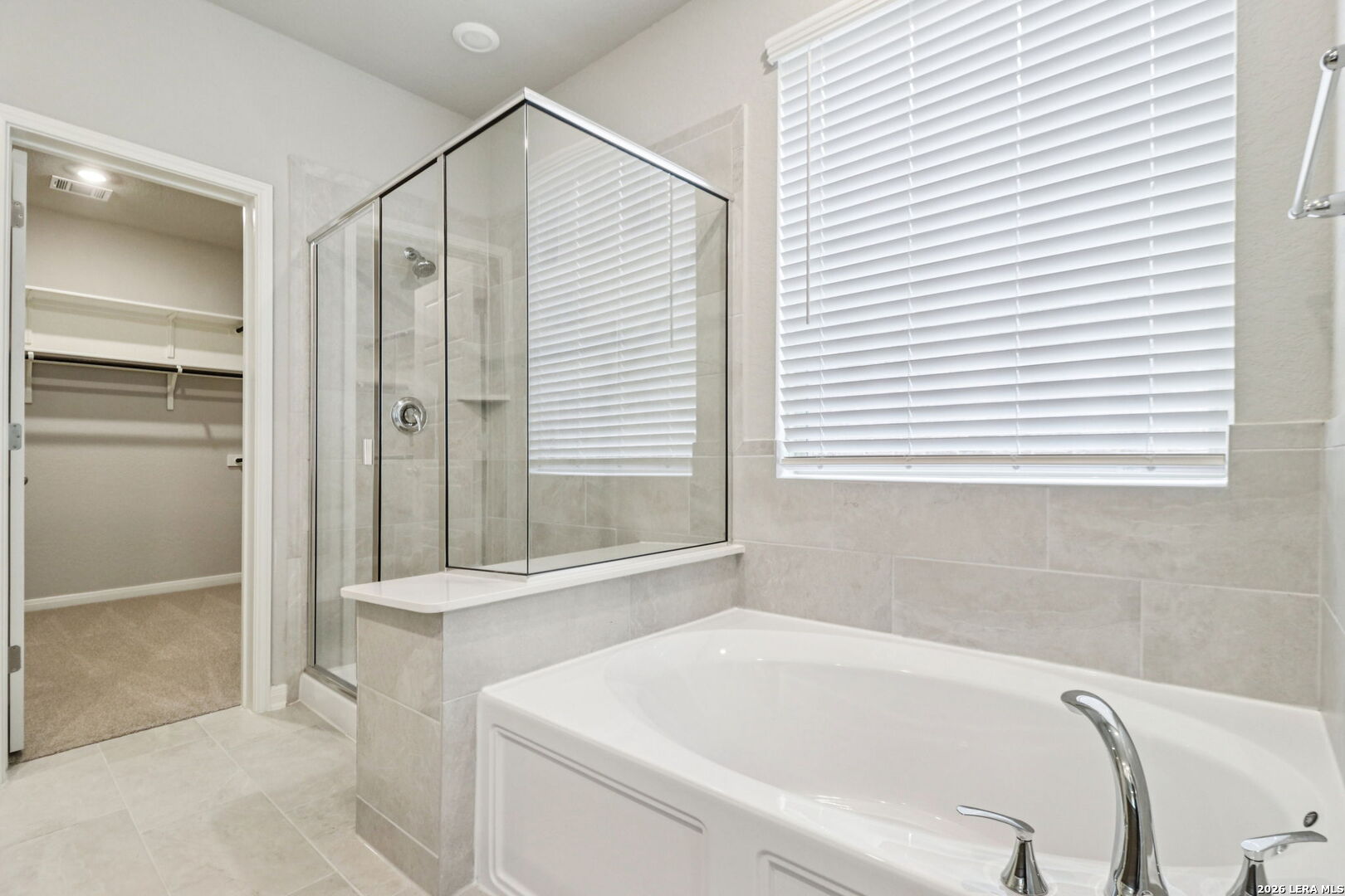 property viewer photo 26