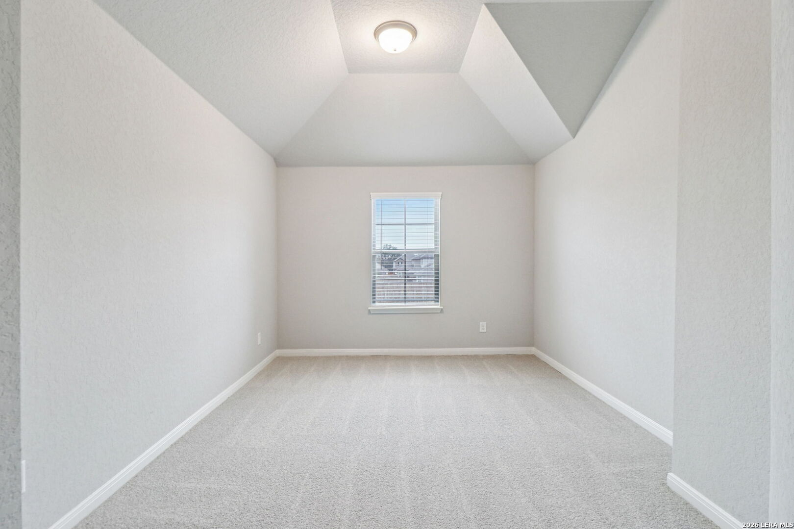property viewer photo 37