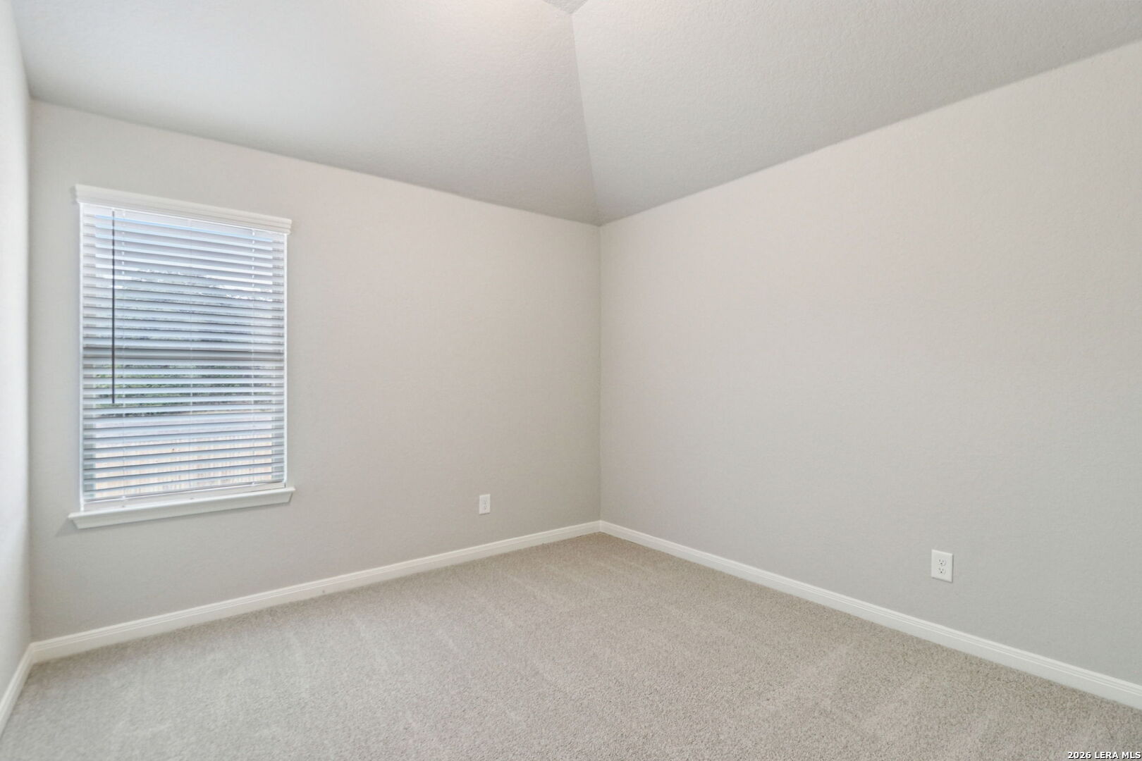 property viewer photo 40