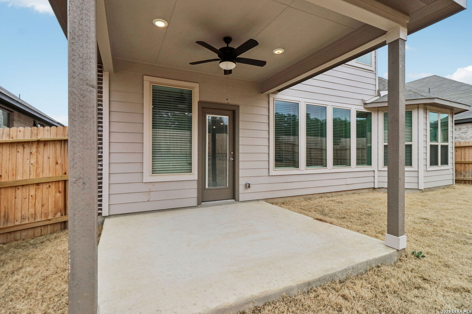 property viewer photo 42