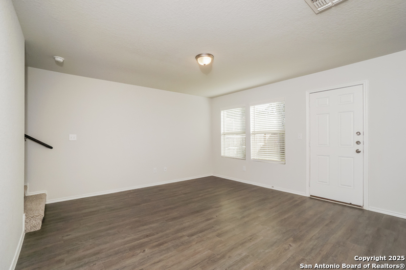 property viewer photo 5