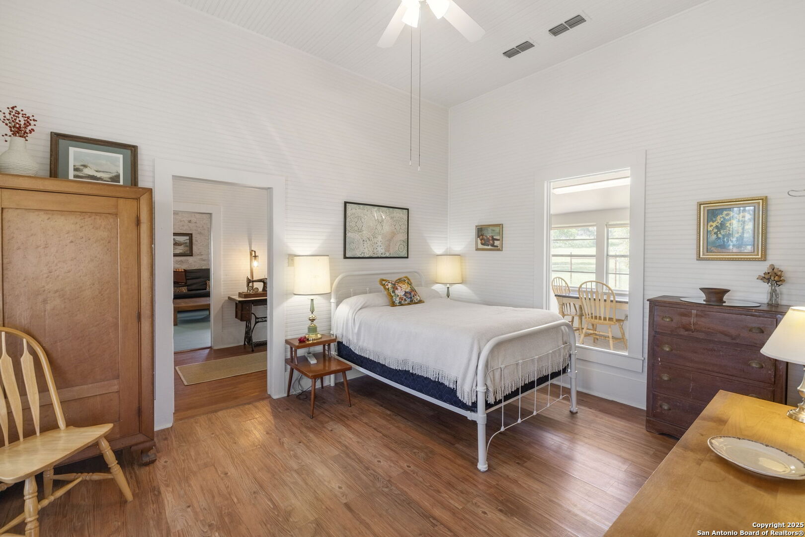 main property photo 18