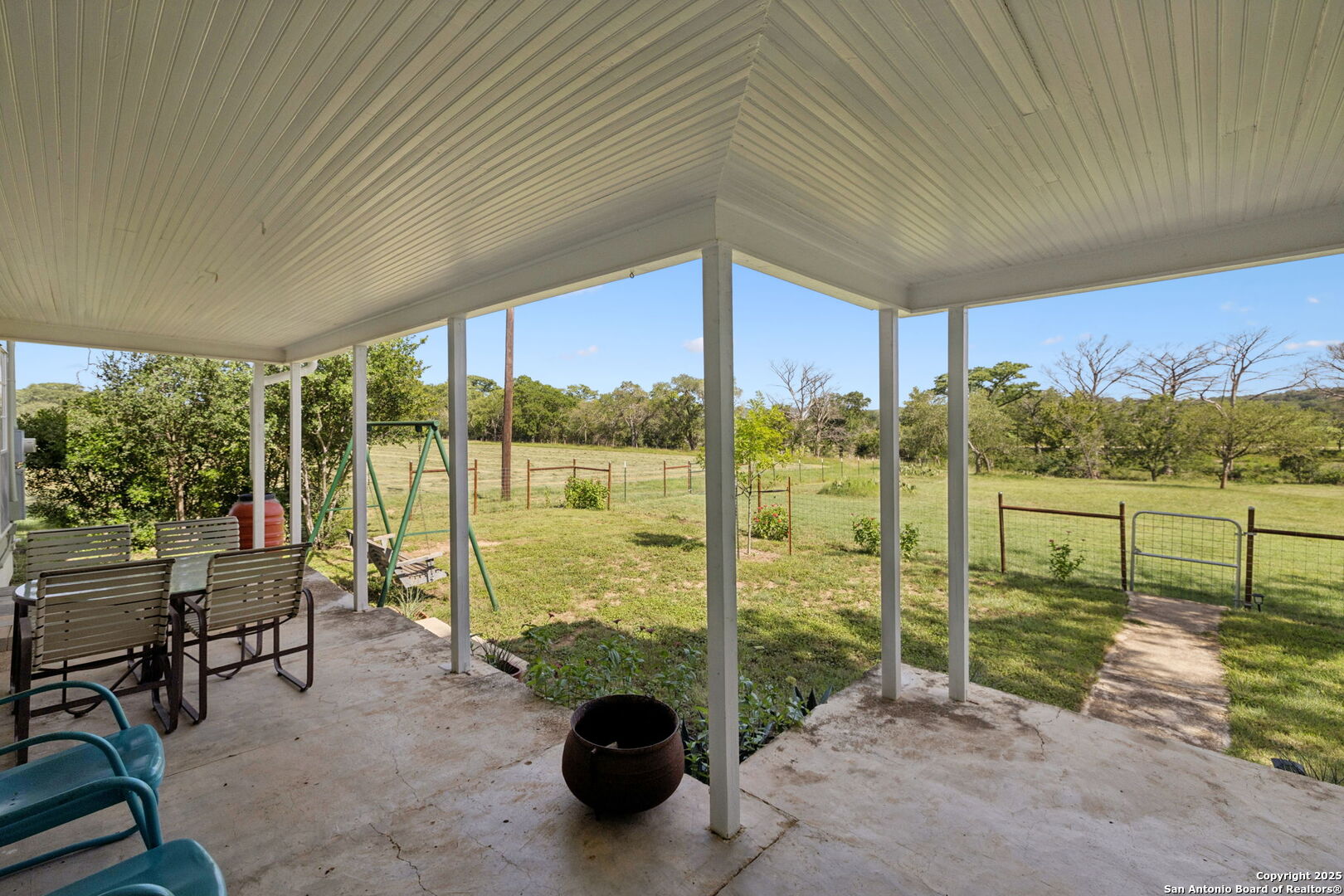 main property photo 8