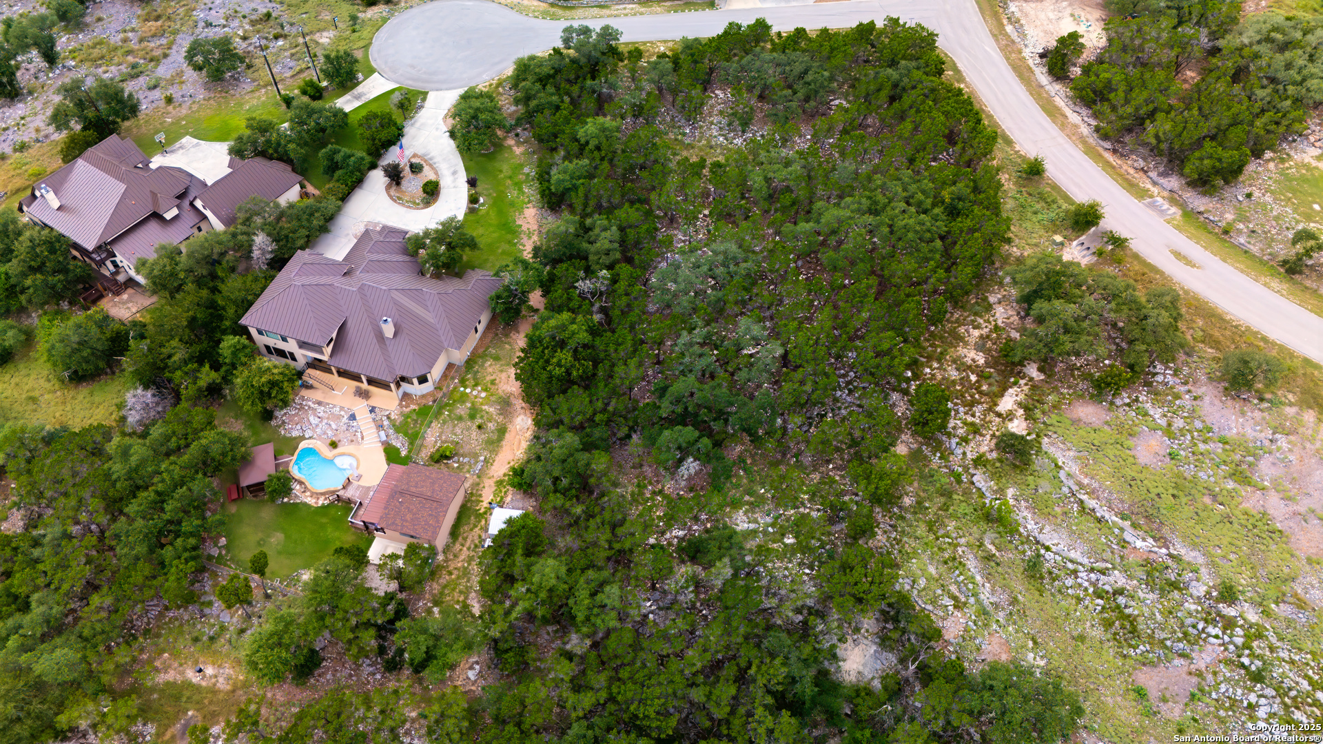 main property photo 18