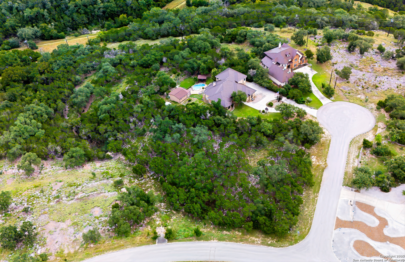 main property photo 20