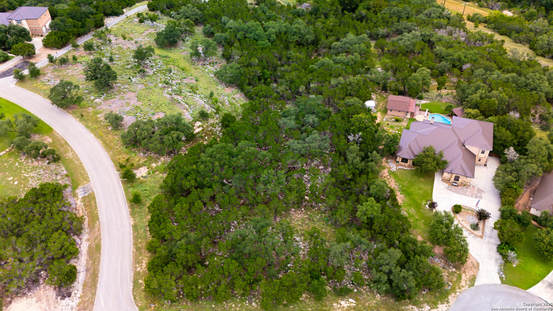 main property photo 23