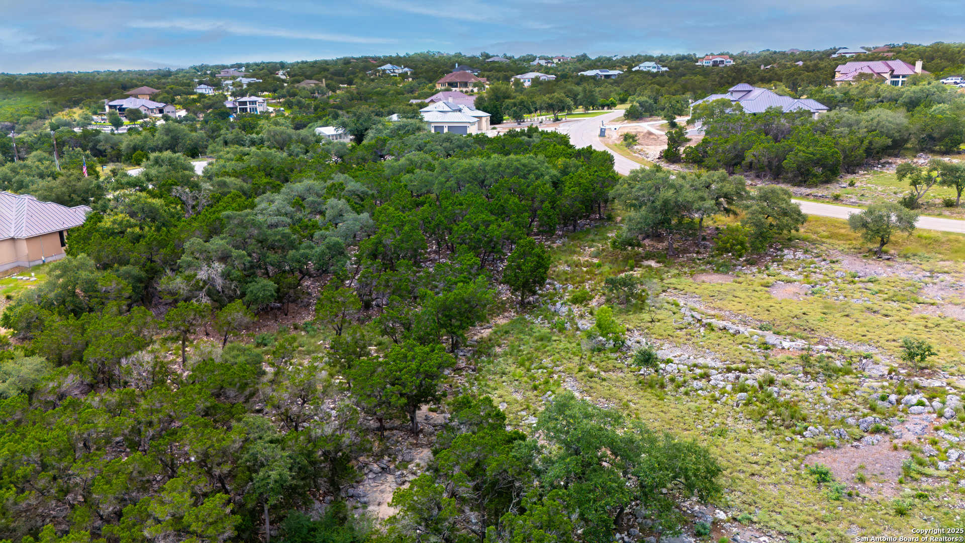 main property photo 28