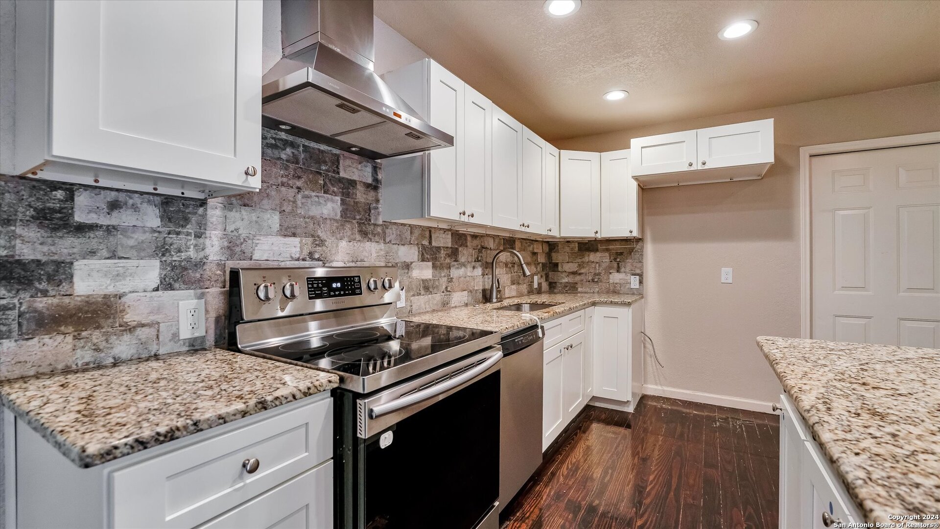 property viewer photo 10
