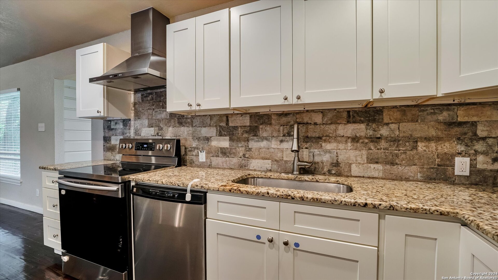 property viewer photo 12