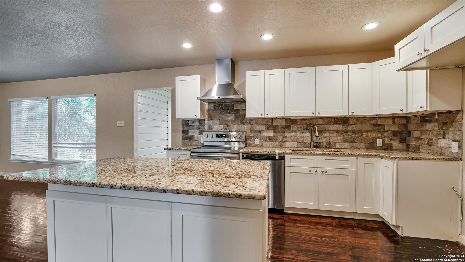 property viewer photo 13