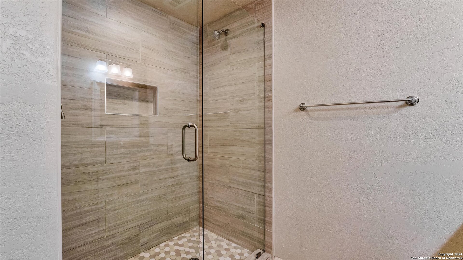 property viewer photo 19