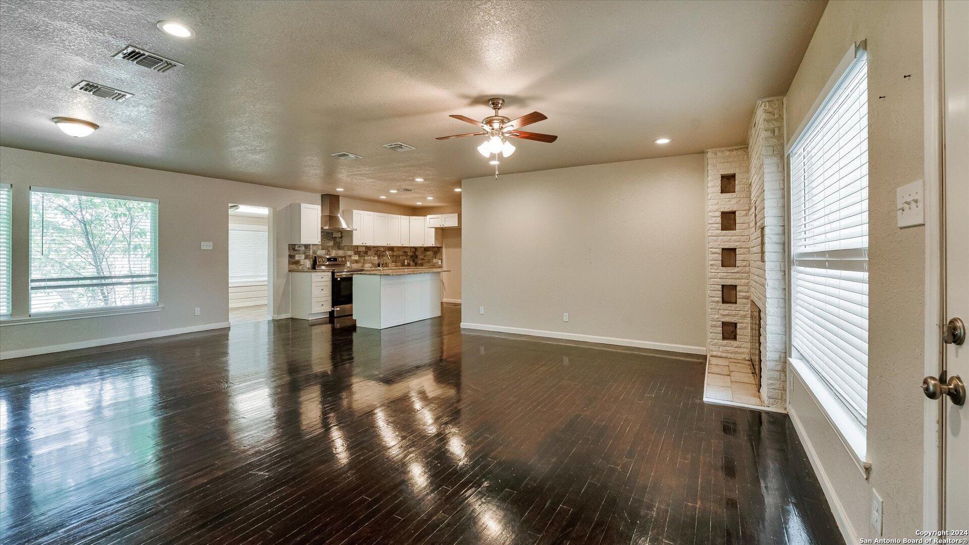 property viewer photo 2