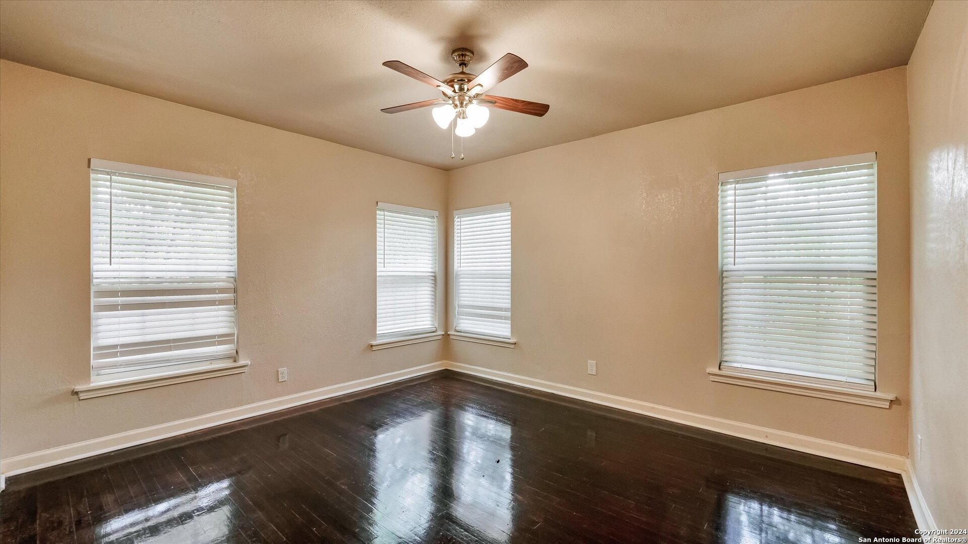 property viewer photo 21