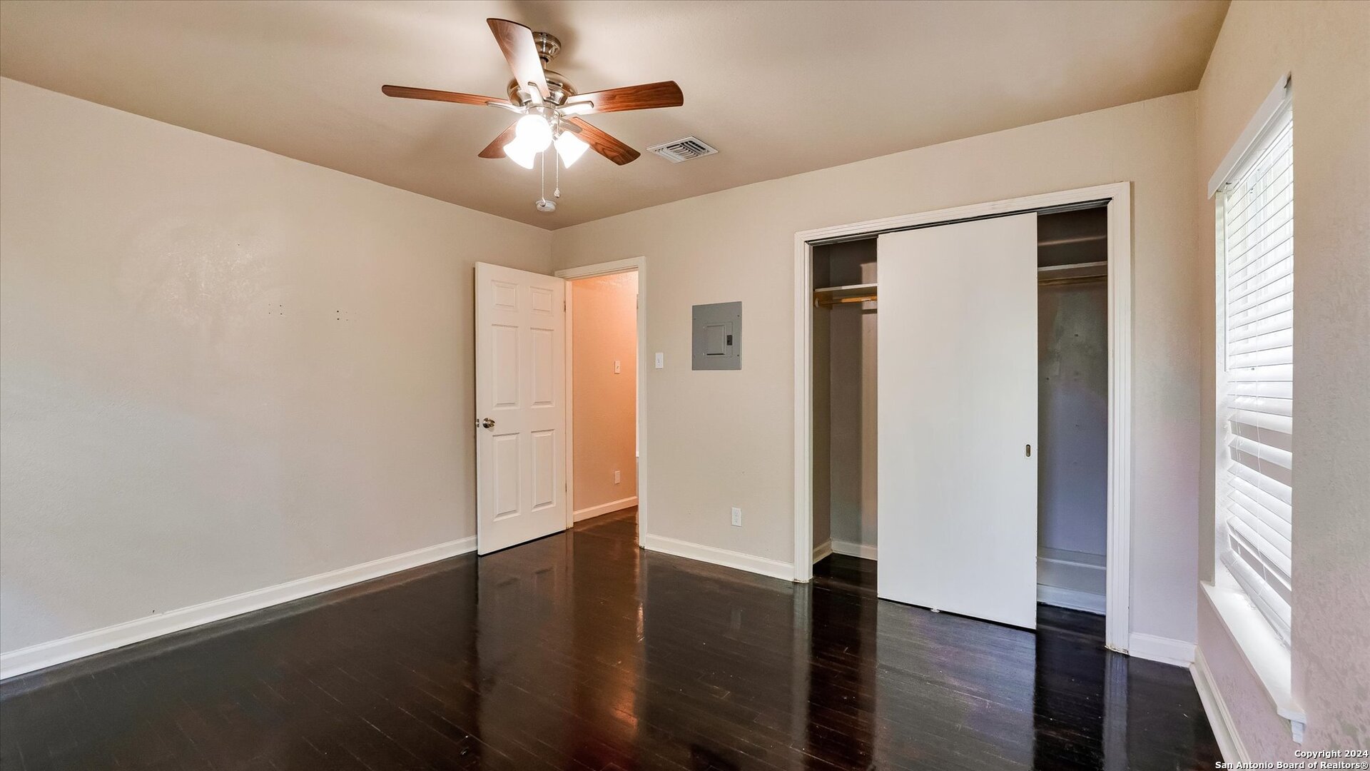 property viewer photo 23