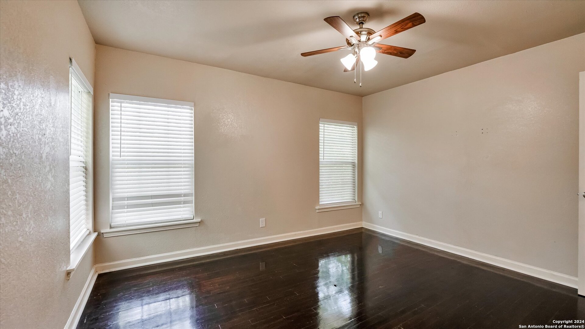 property viewer photo 24