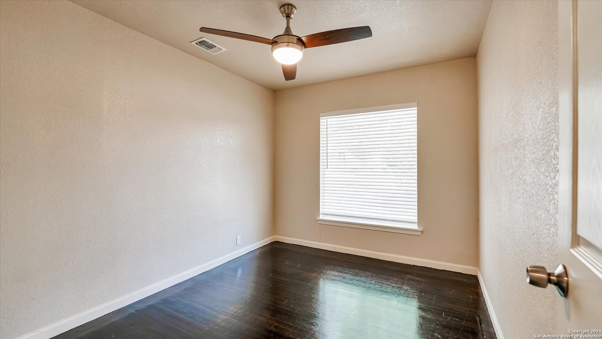 property viewer photo 27