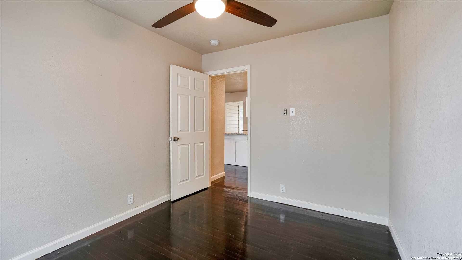 property viewer photo 28