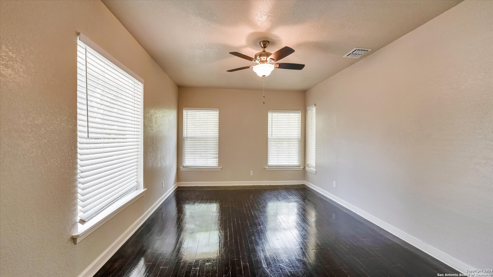 property viewer photo 29
