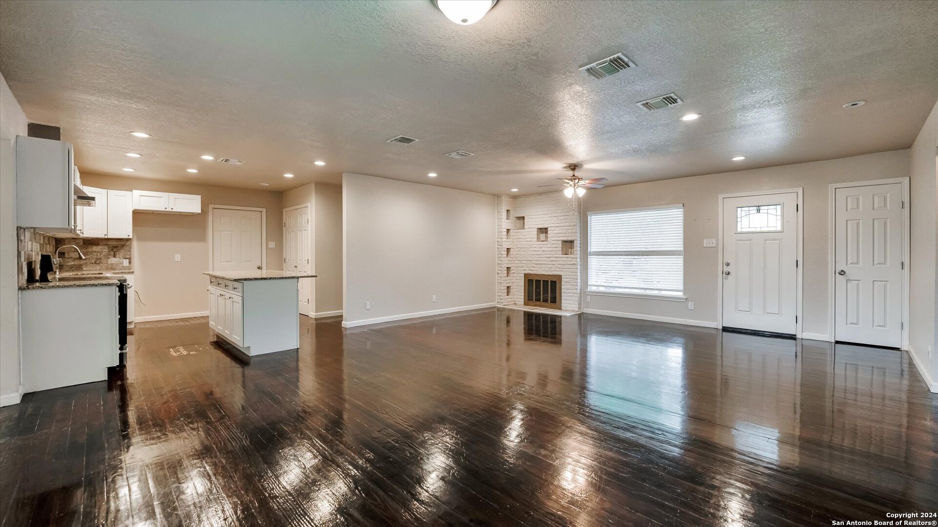 property viewer photo 3