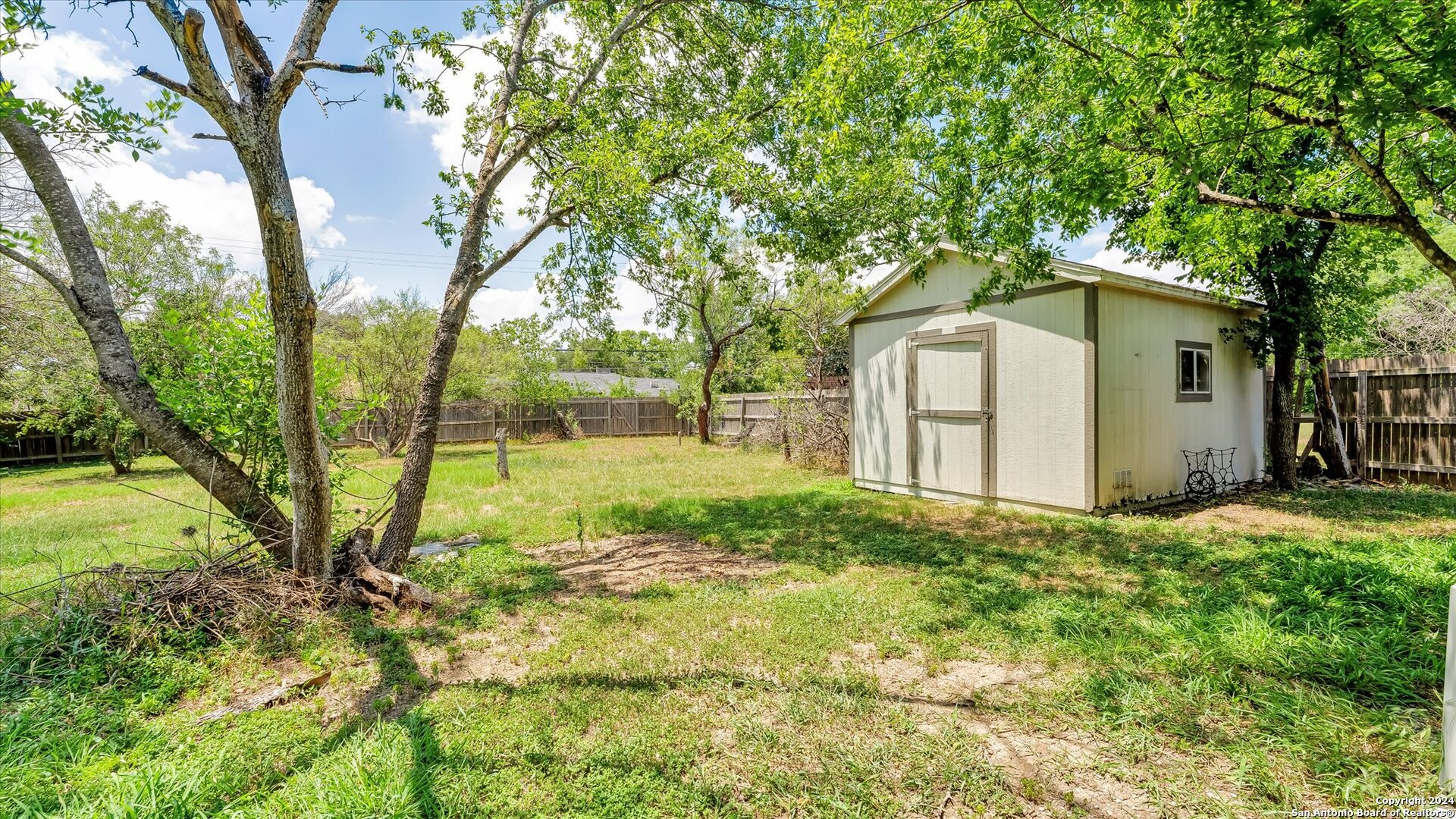 property viewer photo 36