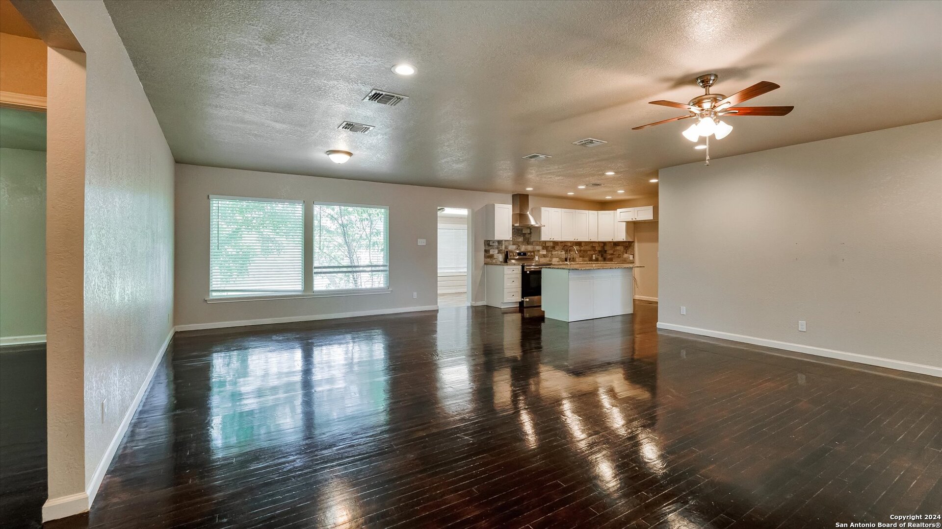 property viewer photo 4