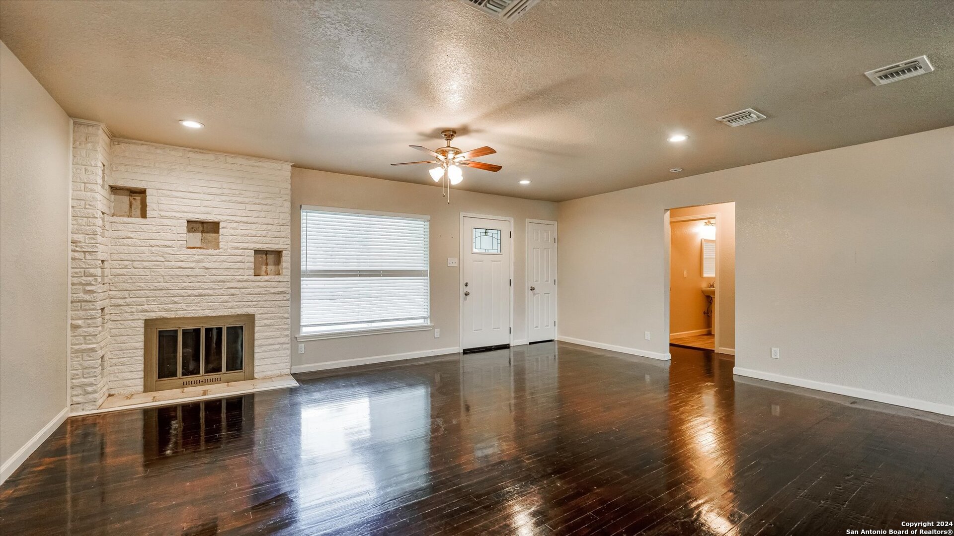 property viewer photo 7