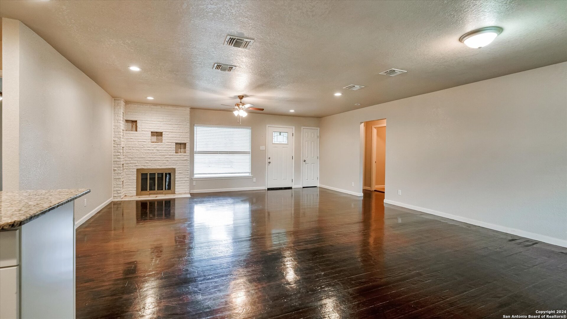property viewer photo 8