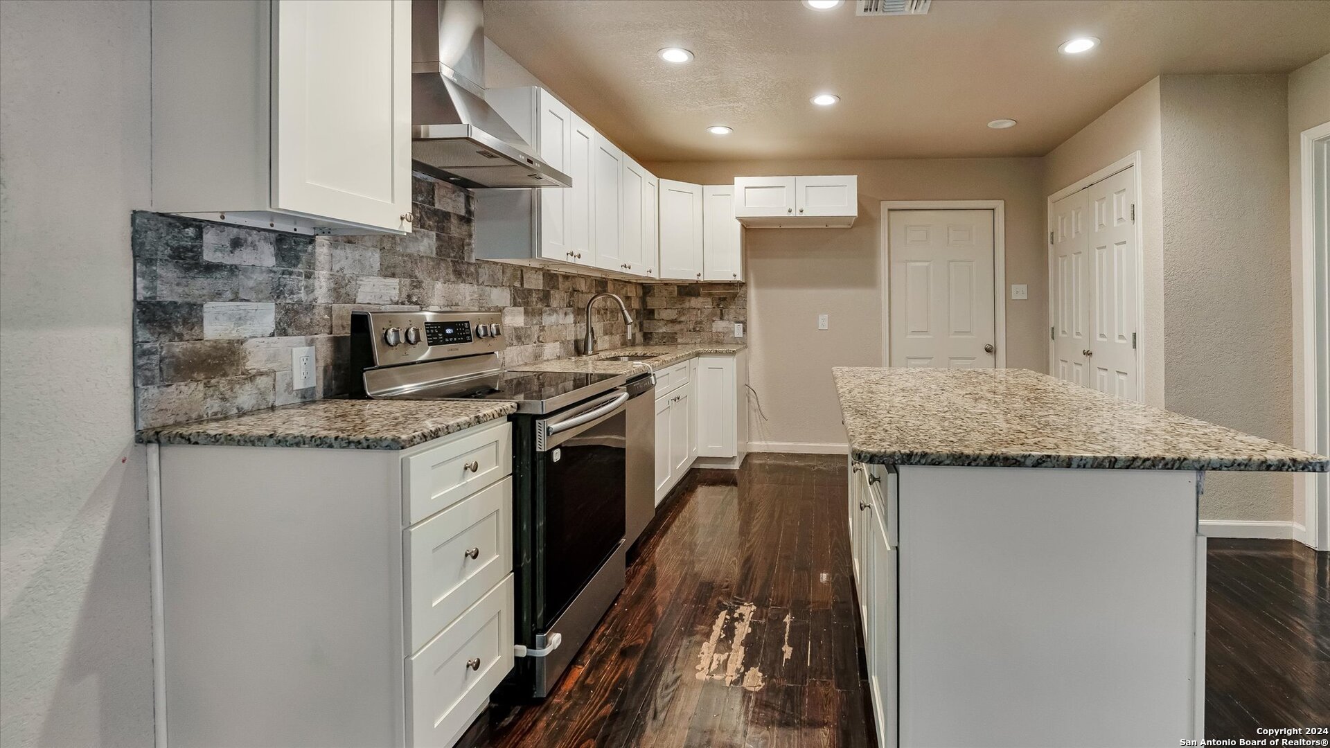 property viewer photo 9